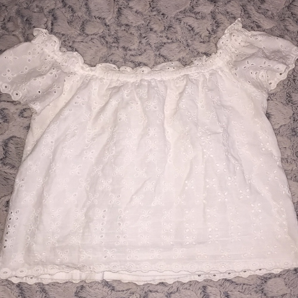 Off the shoulder cropped shirt